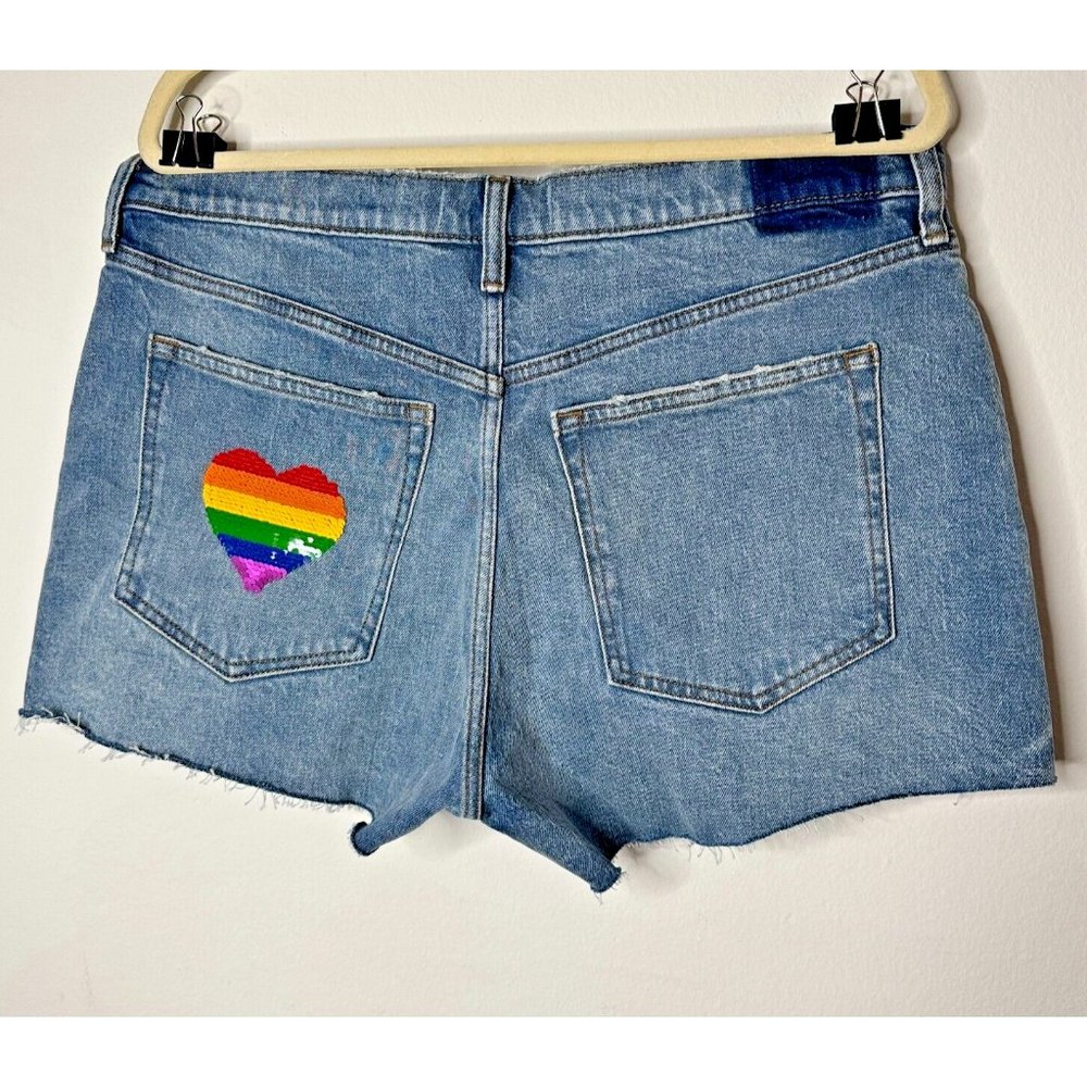 NWT Abercrombie & Fitch The Mom Short High Rise Heart Pocket Shorts Size 32